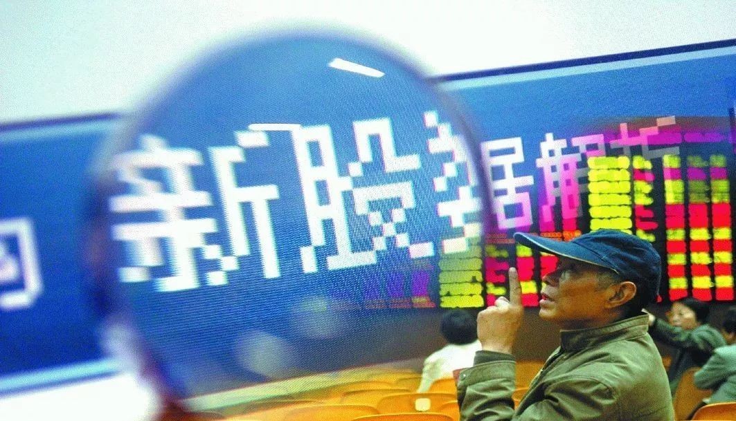 新澳門管家婆，揭秘期期中背后的秘密策略與智慧，揭秘新澳門管家婆期期中策略與智慧，背后的秘密與獨(dú)到之處